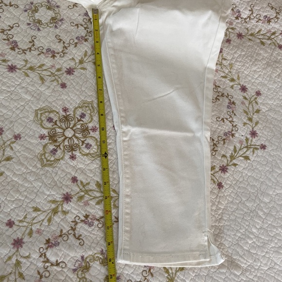 Suzanne Betro high waisted white Capri in size 8 - Picture 12 of 13